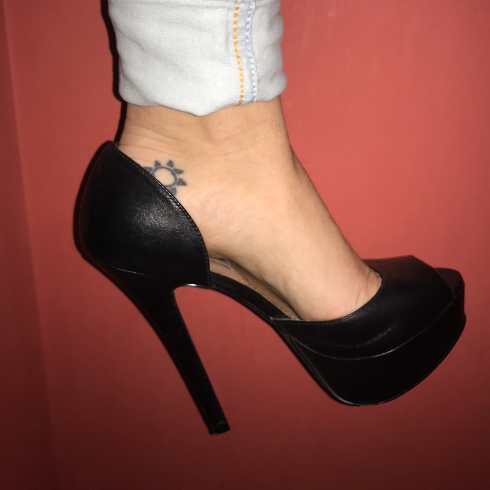Classic Steve Madden Black Heels
